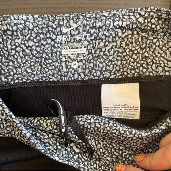 NWOT Nike Dri-Fit Cropped Running Tight Legging - Picture 3 of 3